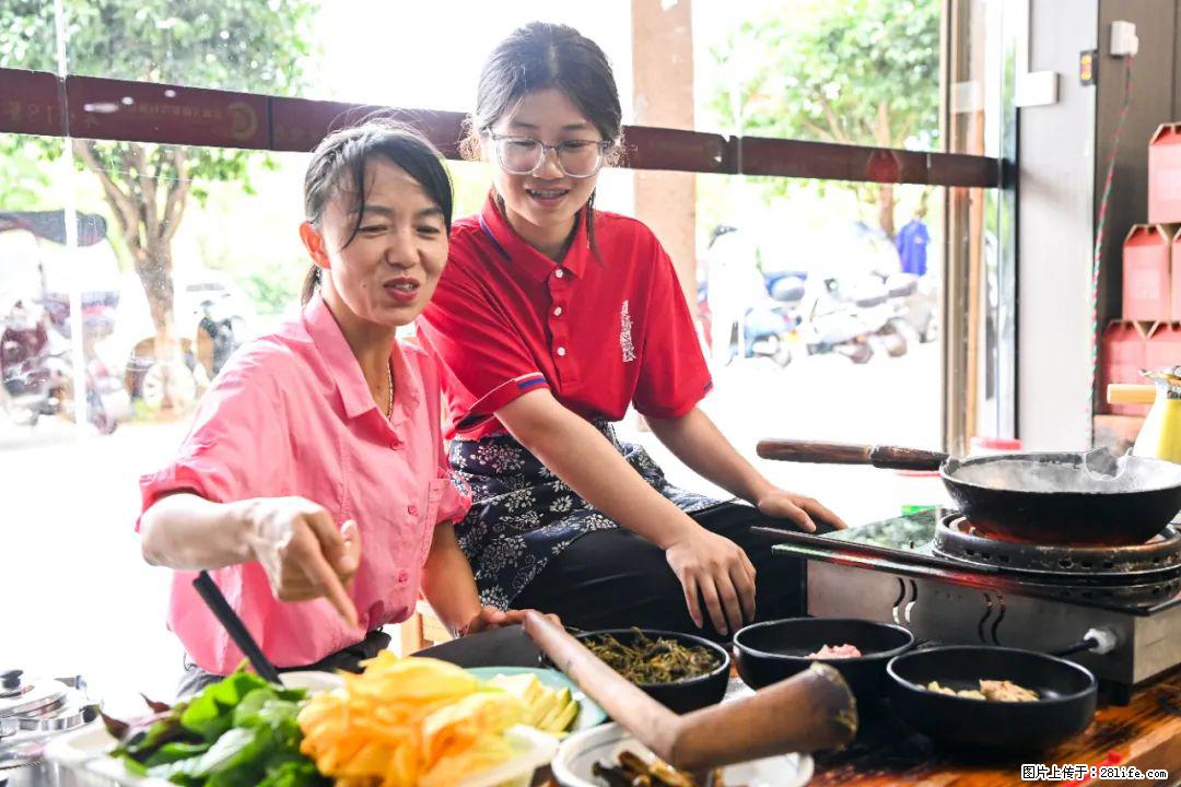 全网追的“扁担女孩”，找了一份暑假工，时薪12元 - 怒江生活资讯 - 怒江28生活网 nujiang.28life.com
